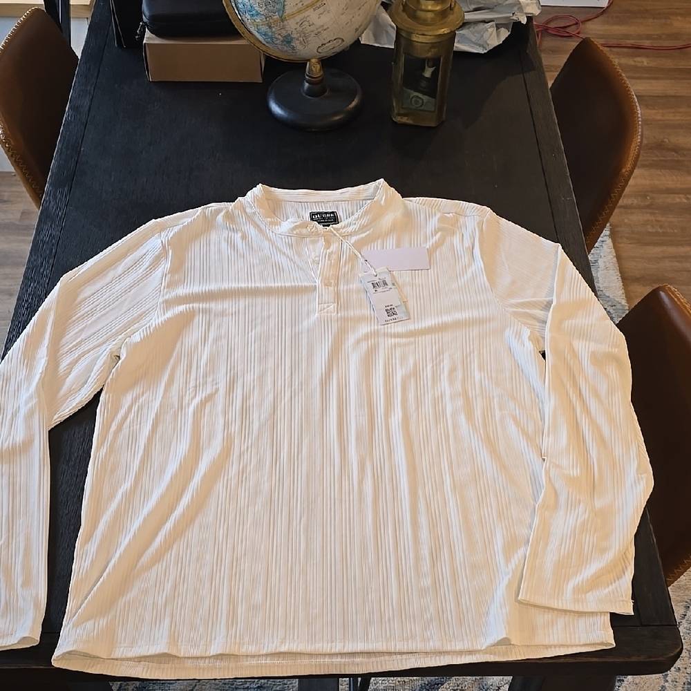 NWT  Guess Henley